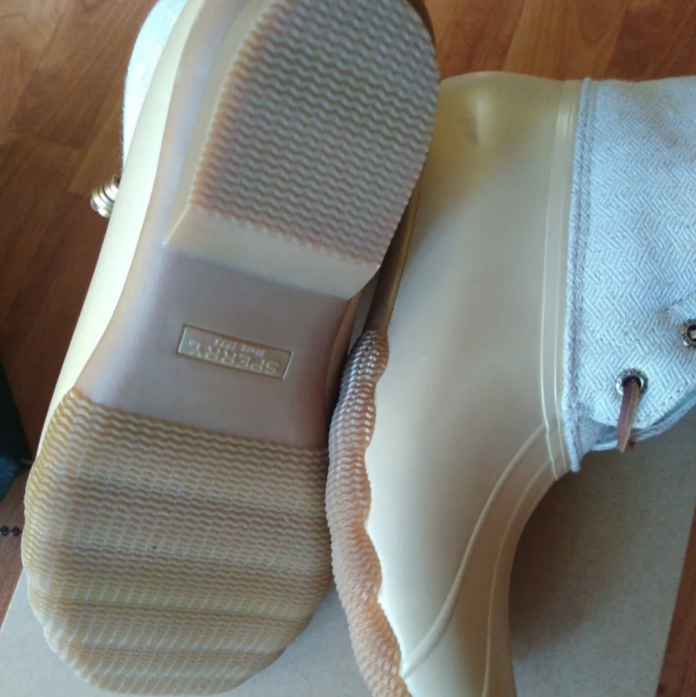 NEW SPERRY Women’s Saltwater Wool Gold/Ivor Duck Boots 8 - Picture 6 of 6